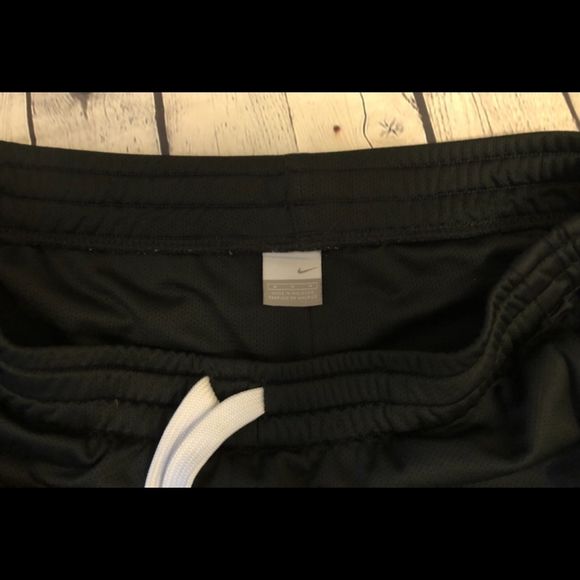 EUC Nike black drawstring joggers - Medium - Picture 6 of 6
